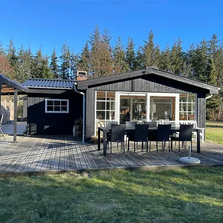 Holiday home Lovely In Hals, 250 M To The *