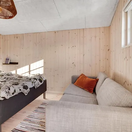 Feriehus Lovely In 250 M To The